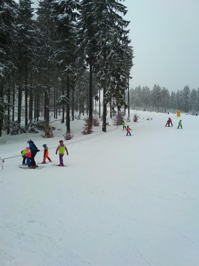 Škola lyžování a snowboardingu