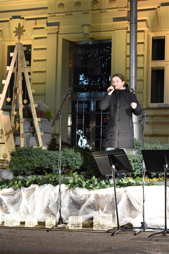 10. Česko zpívá koledy