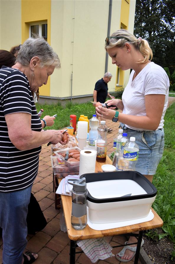 Grilování v Domech s pečovatelskou službou
