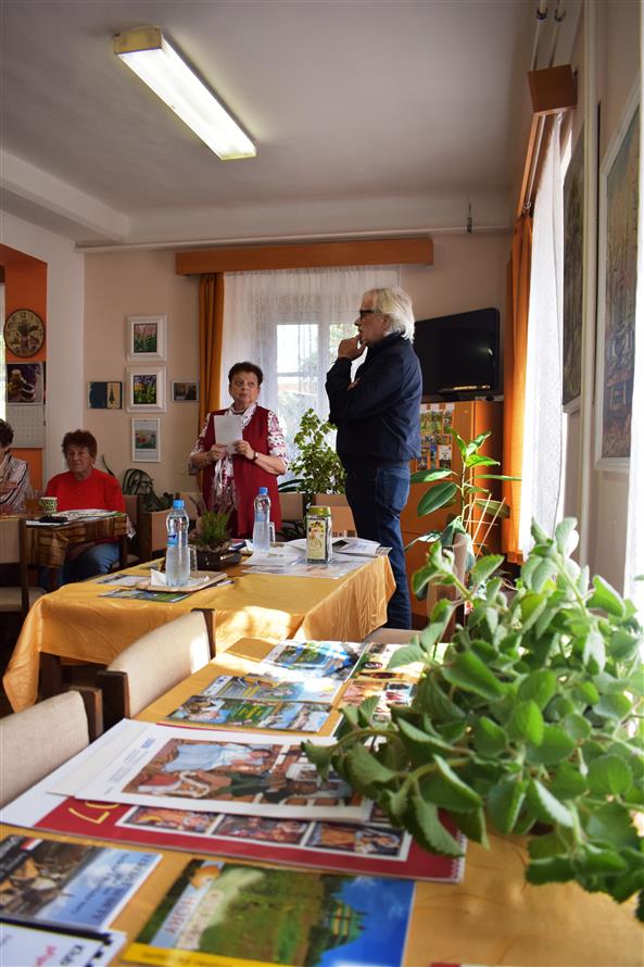 Beseda s pohádkářem a spisovatelem Josefem Lukáškem